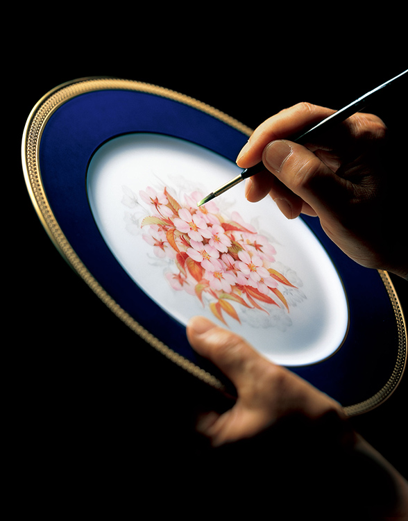 日本画の技法を用い、国家技能検定1級の絵師が描く素描き技法